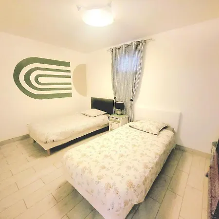 Apartment Sophie A Les Bains Vals-les-Bains